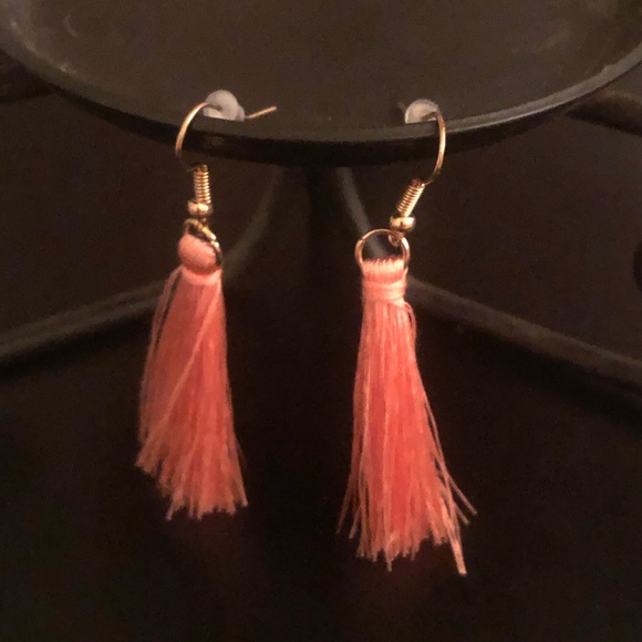 š§”SALE $5 Handmade Brand New Pink Tassel Earrings. - Picture 2 of 5